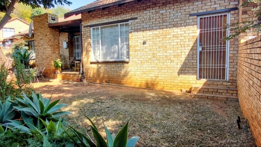 3 Bedroom Property for Sale in Safari Gardens North West